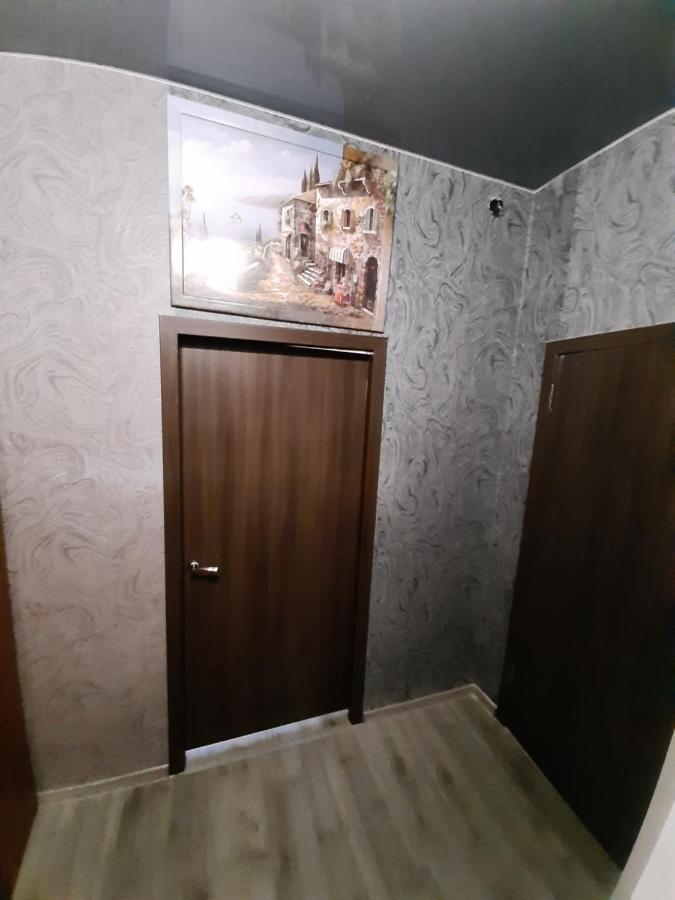Apartment 2 Bed Rooms Near Aristokrat Zaporizhia Extérieur photo