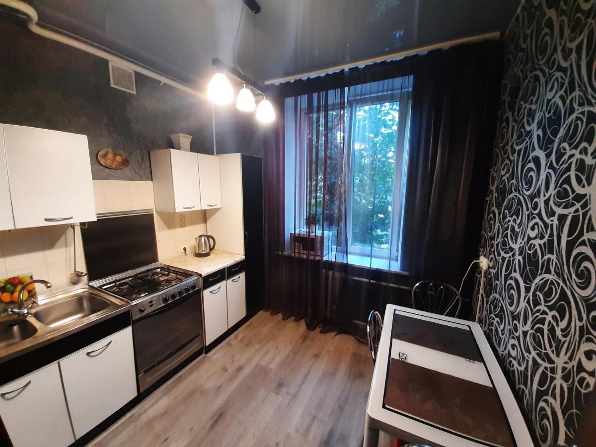 Apartment 2 Bed Rooms Near Aristokrat Zaporizhia Extérieur photo